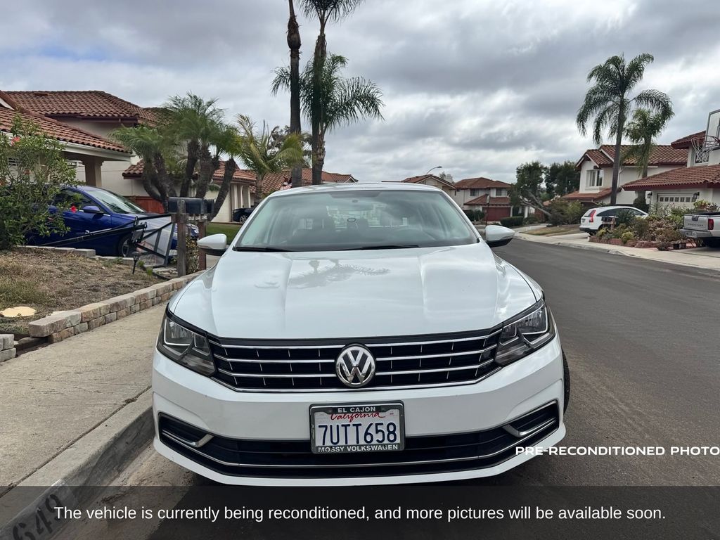 2017 Volkswagen Passat S photo 3