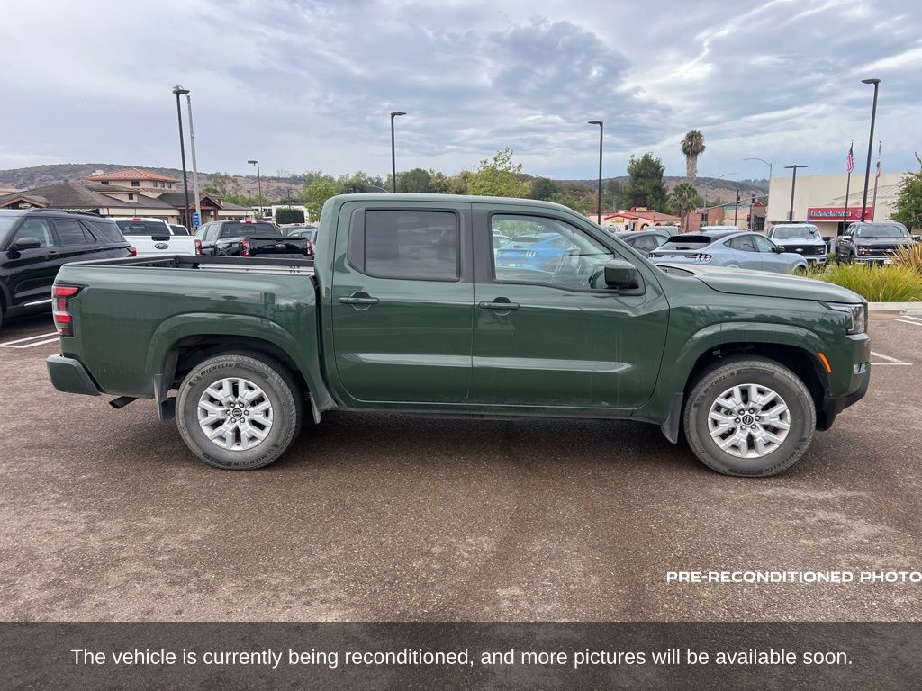 2024 Nissan Frontier SV photo 4