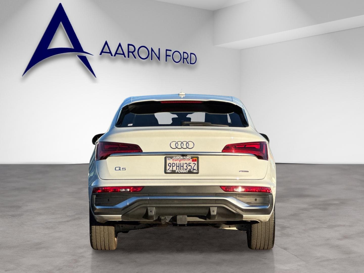 2024 Audi Q5 Sportback 45 S Line Prestige photo 4