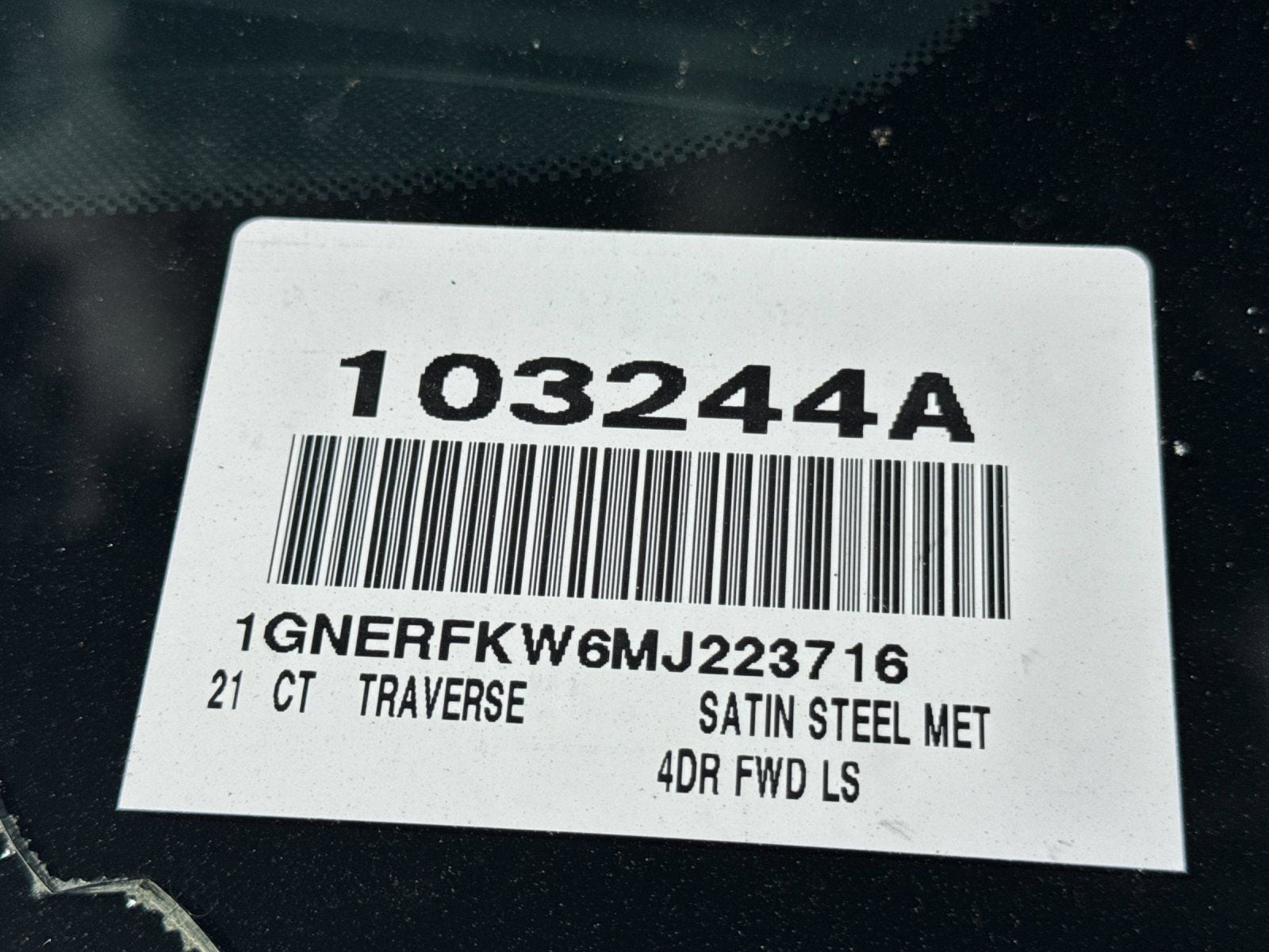 2021 Chevrolet Traverse LS photo 2