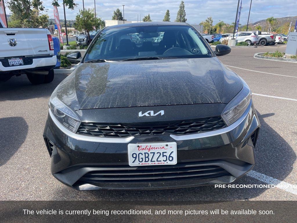 2023 Kia Forte LXS photo 2