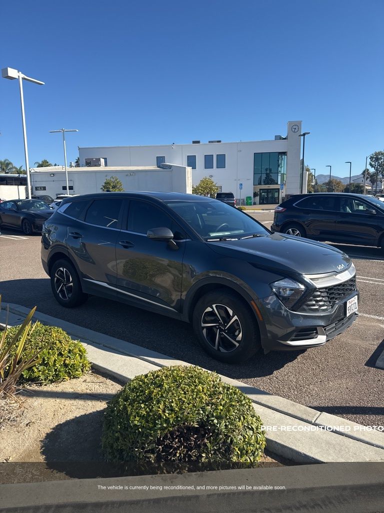 2023 Kia Sportage Hybrid LX photo 3
