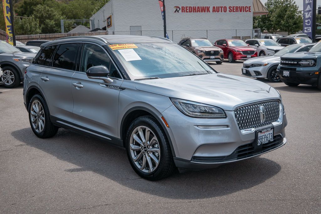 2022 Lincoln Corsair Standard photo 3