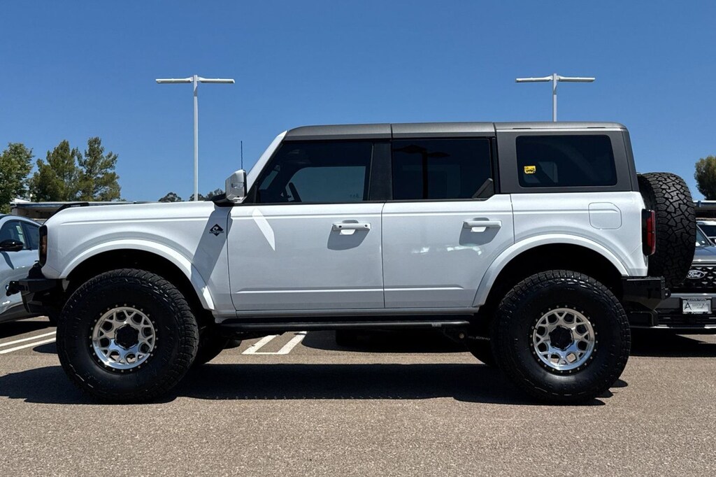 New 2025 Ford Bronco Outer Banks SUV