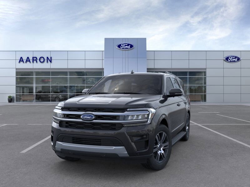 2024 Ford Expedition XLT photo 2