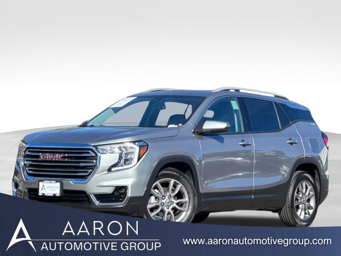 2024 GMC Terrain SLT's photo