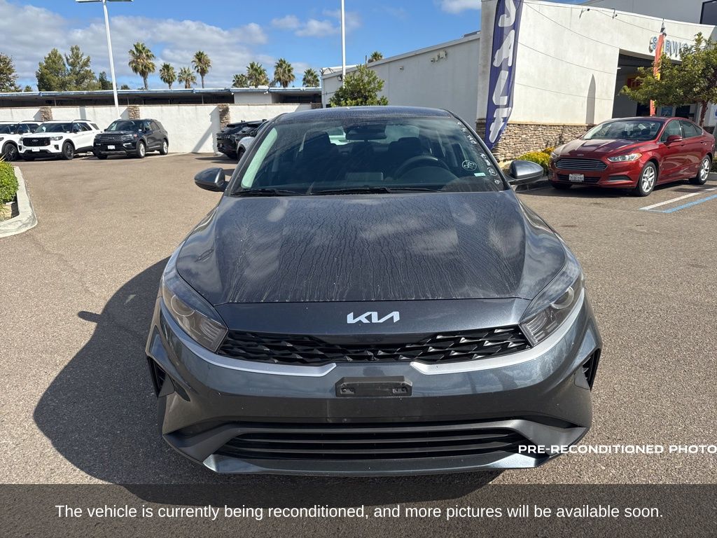 2023 Kia Forte LXS photo 2