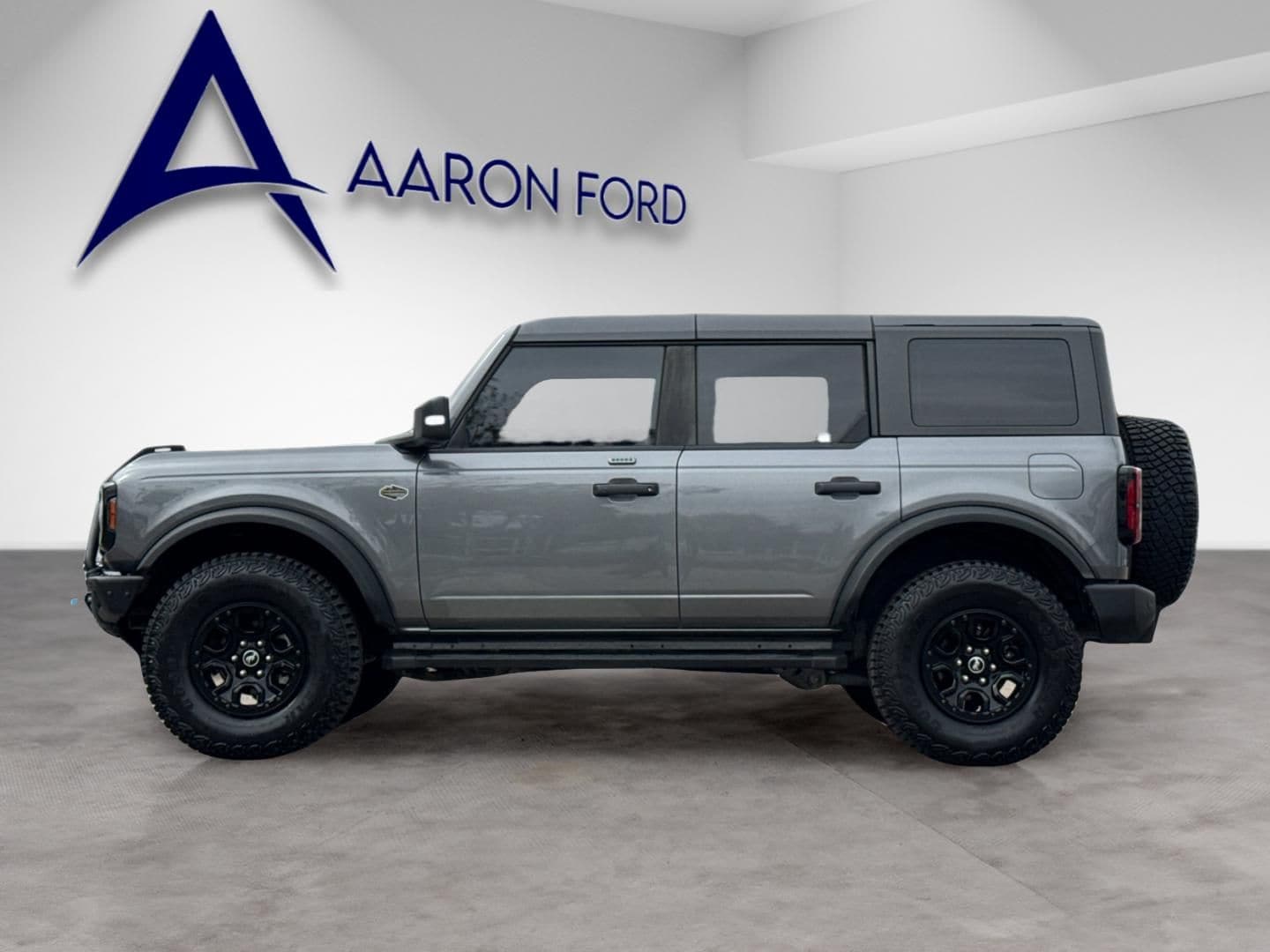 2023 Ford Bronco Wildtrak photo 2