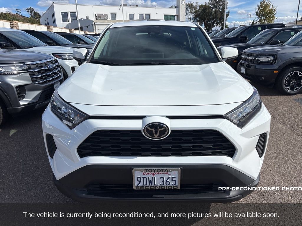 2022 Toyota RAV4 LE photo 2
