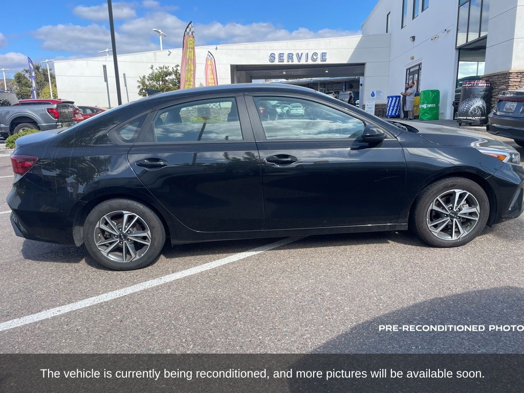 2023 Kia Forte LXS photo 4