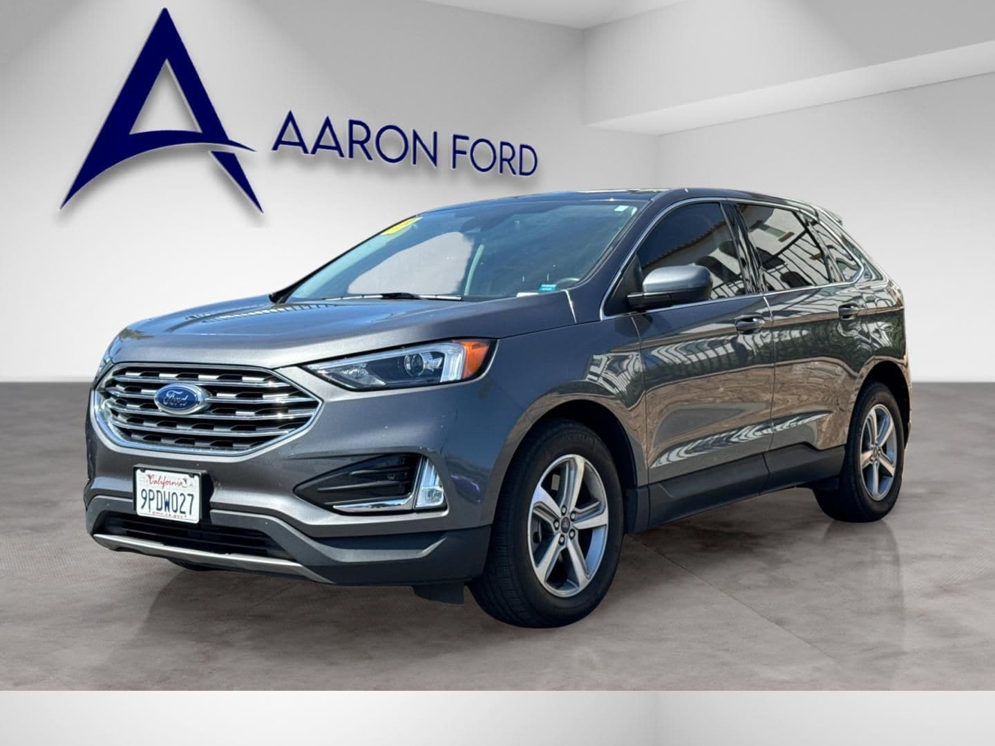 2022 Ford Edge SEL photo 2