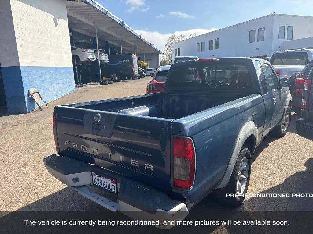 2002 Nissan Frontier XE photo 3