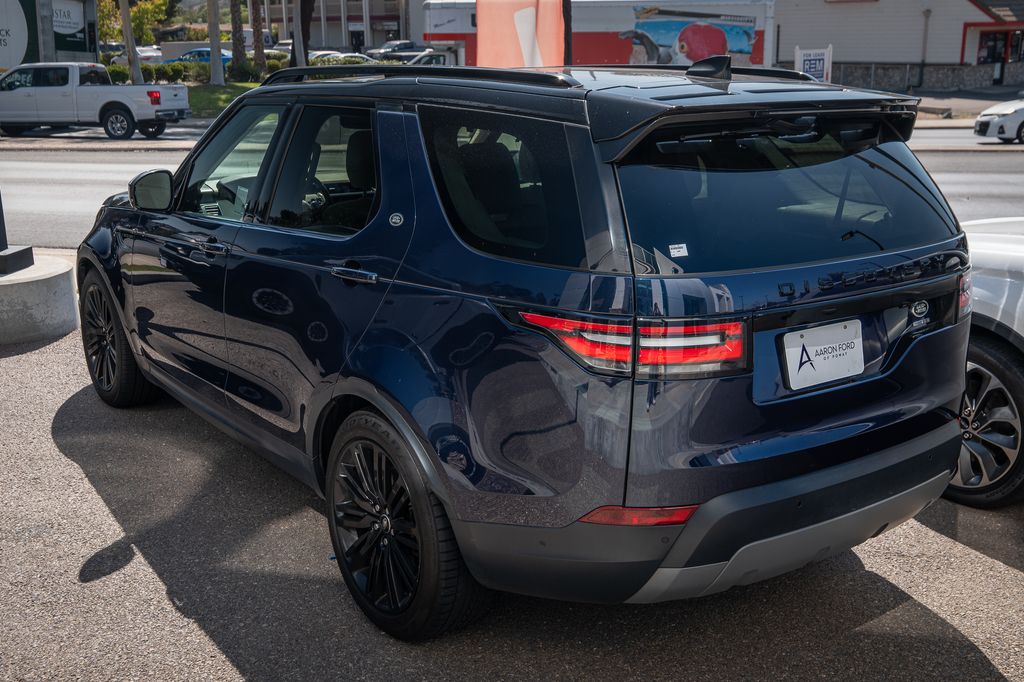 2019 Land Rover Discovery HSE photo 3