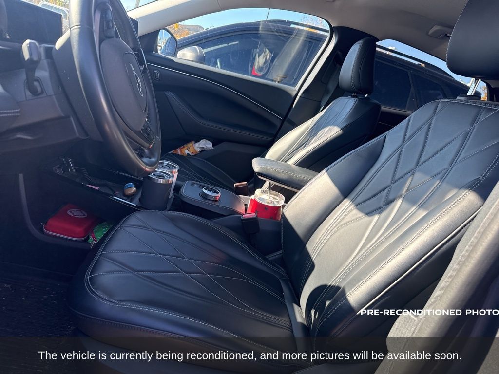 2023 Ford Mustang Mach-E Select photo 2
