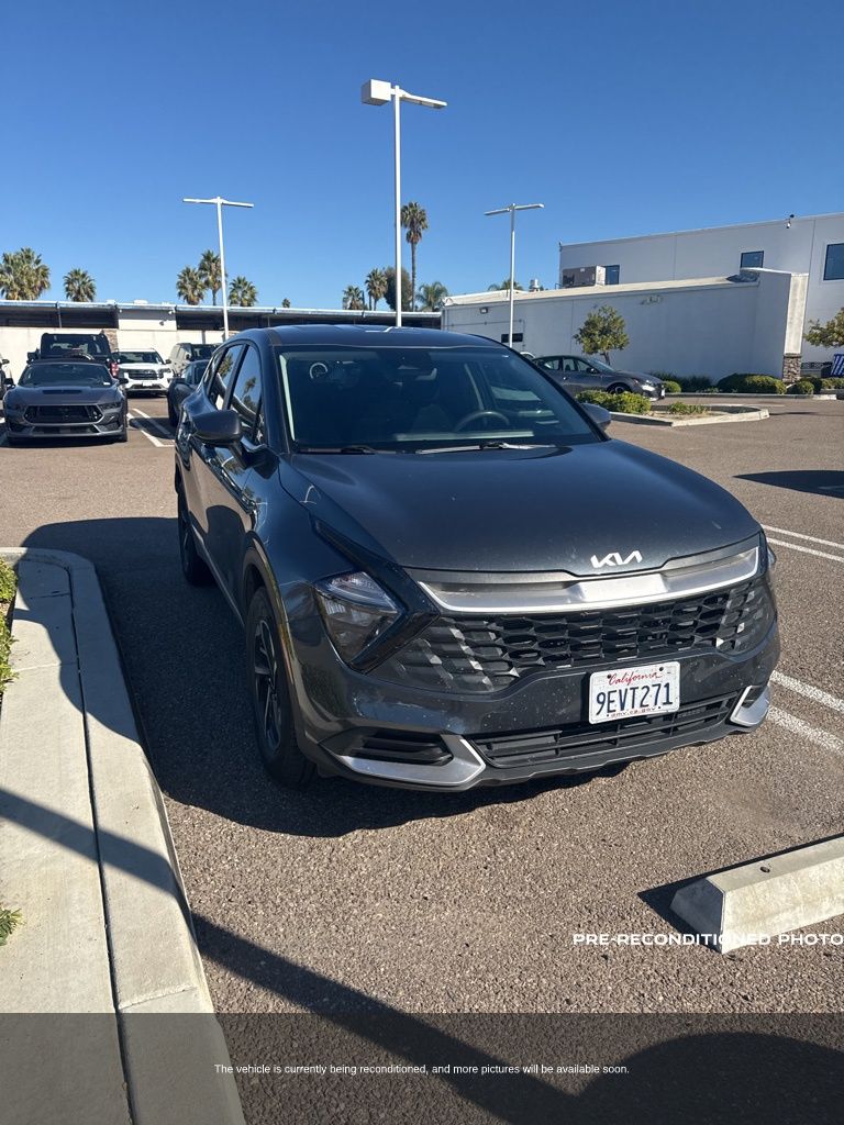 2023 Kia Sportage Hybrid LX photo 2