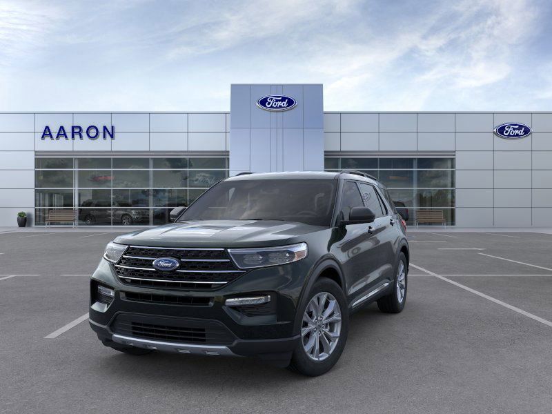 2024 Ford Explorer XLT photo 2