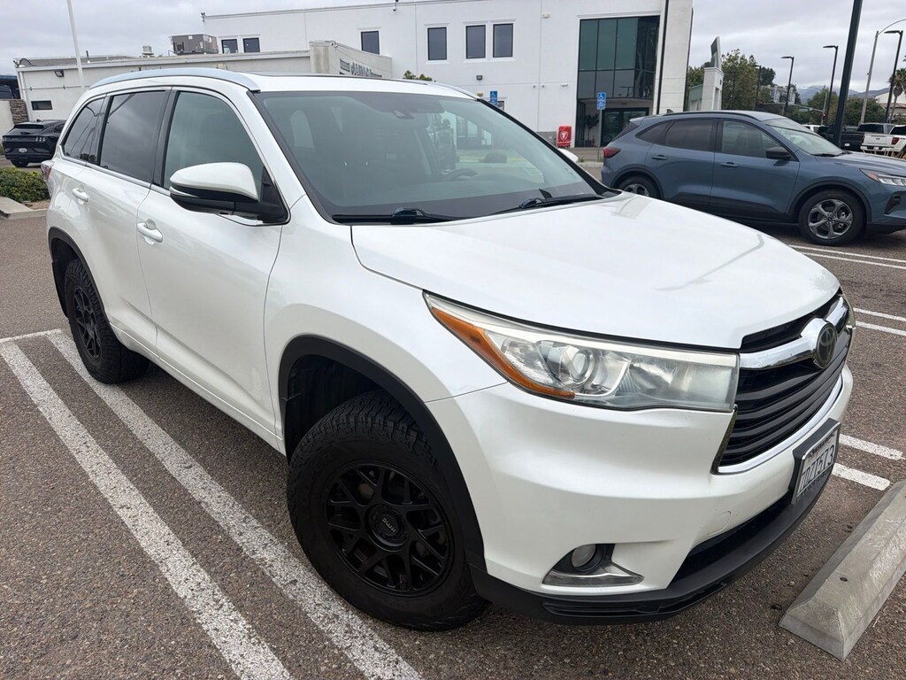 Used 2014 Toyota Highlander Limited Platinum V6 SUV