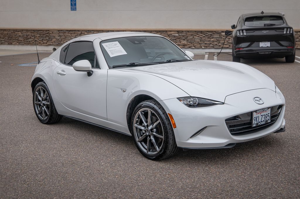 2022 Mazda MX-5 Miata RF Miata Grand Touring photo 3