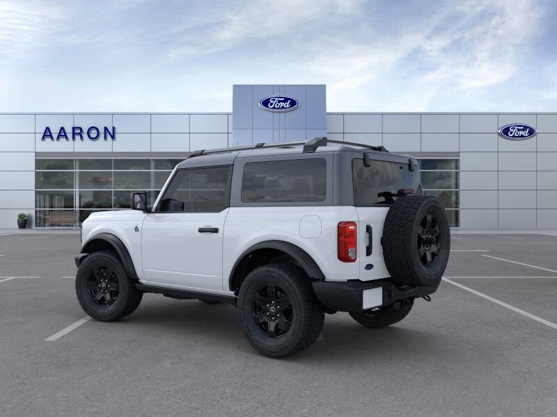 2024 Ford Bronco Black Diamond photo 3