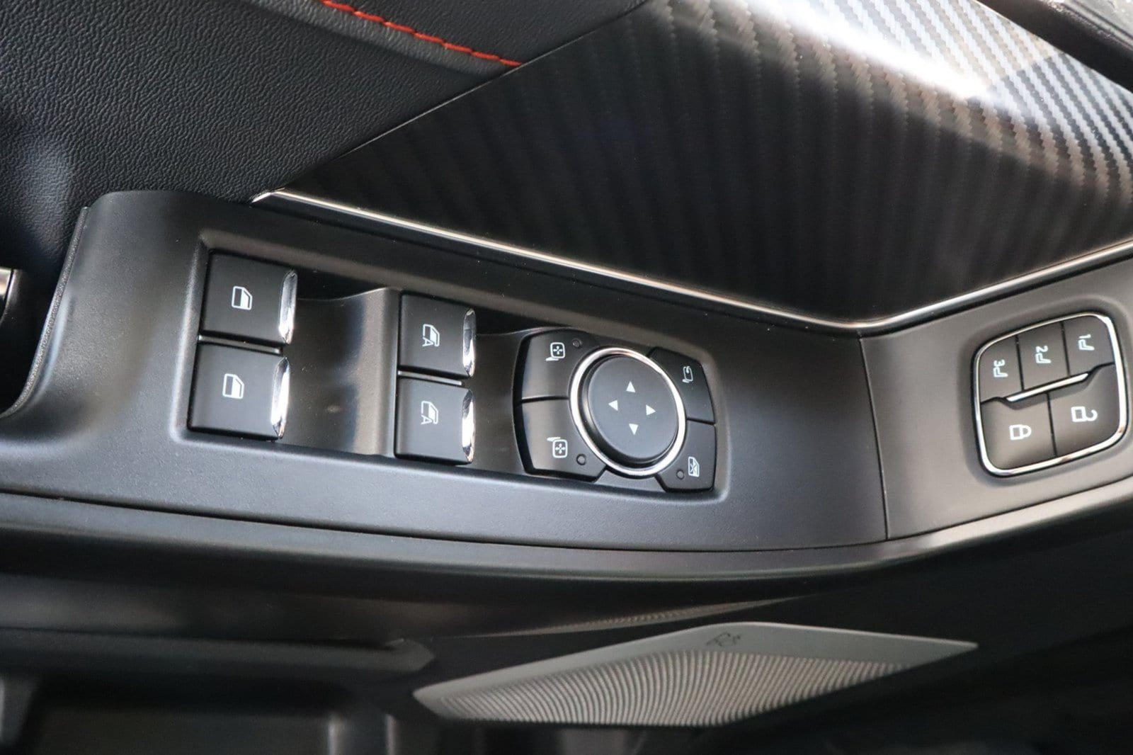 2025 Ford F-150 Raptor - Photo 20
