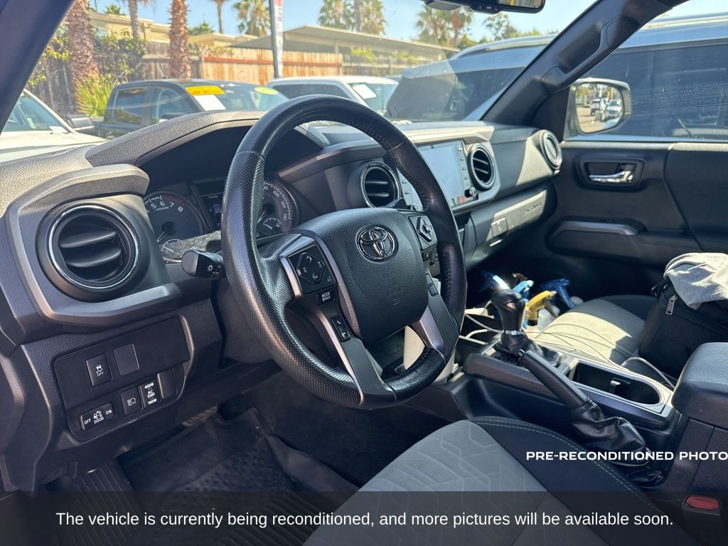 2020 Toyota Tacoma TRD Off-Road photo 2