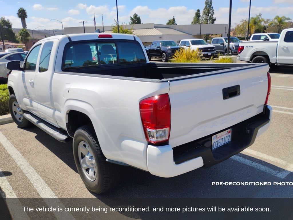2017 Toyota Tacoma SR photo 4