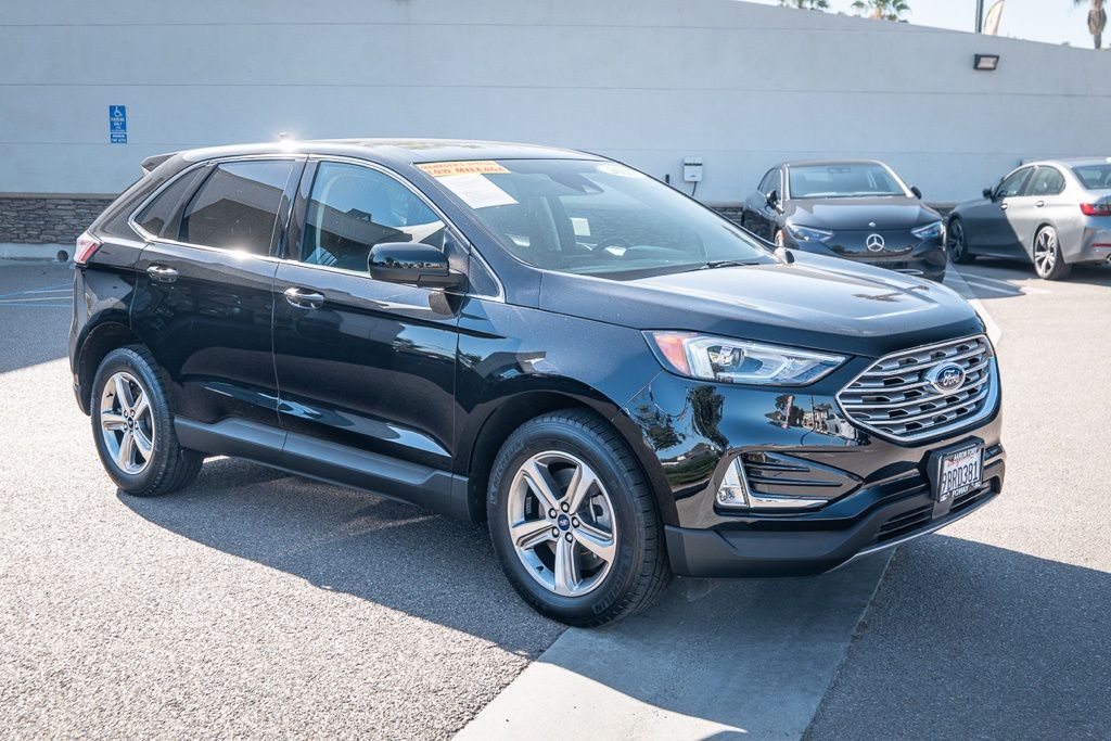 2022 Ford Edge SEL photo 4