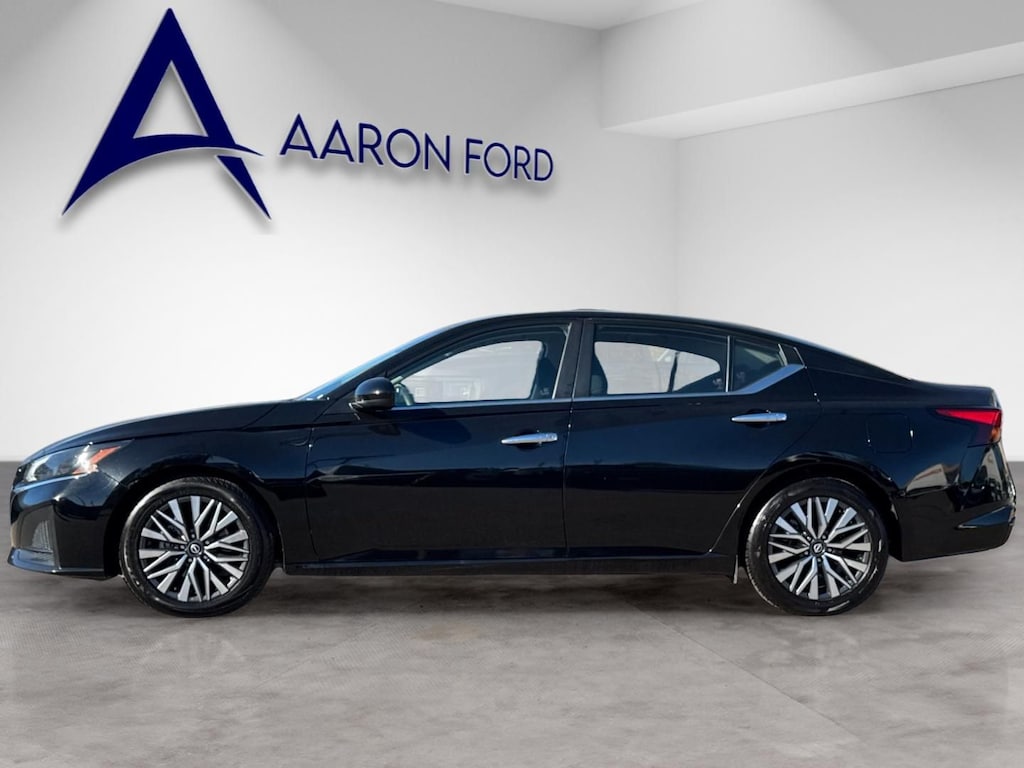 Used 2023 Nissan Altima 2.5 SV Sedan