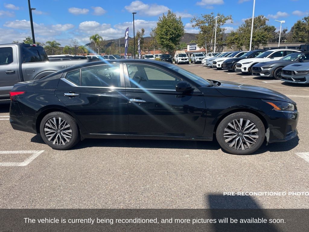 2023 Nissan Altima 2.5 SV photo 4