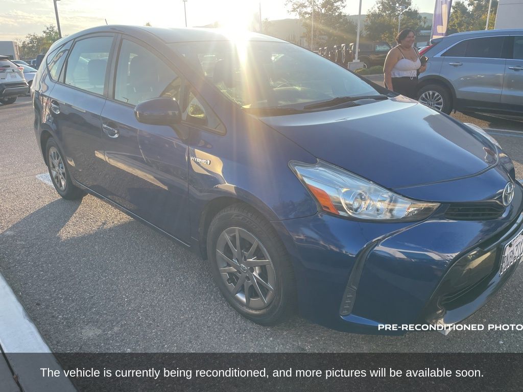 2017 Toyota Prius V Two photo 3
