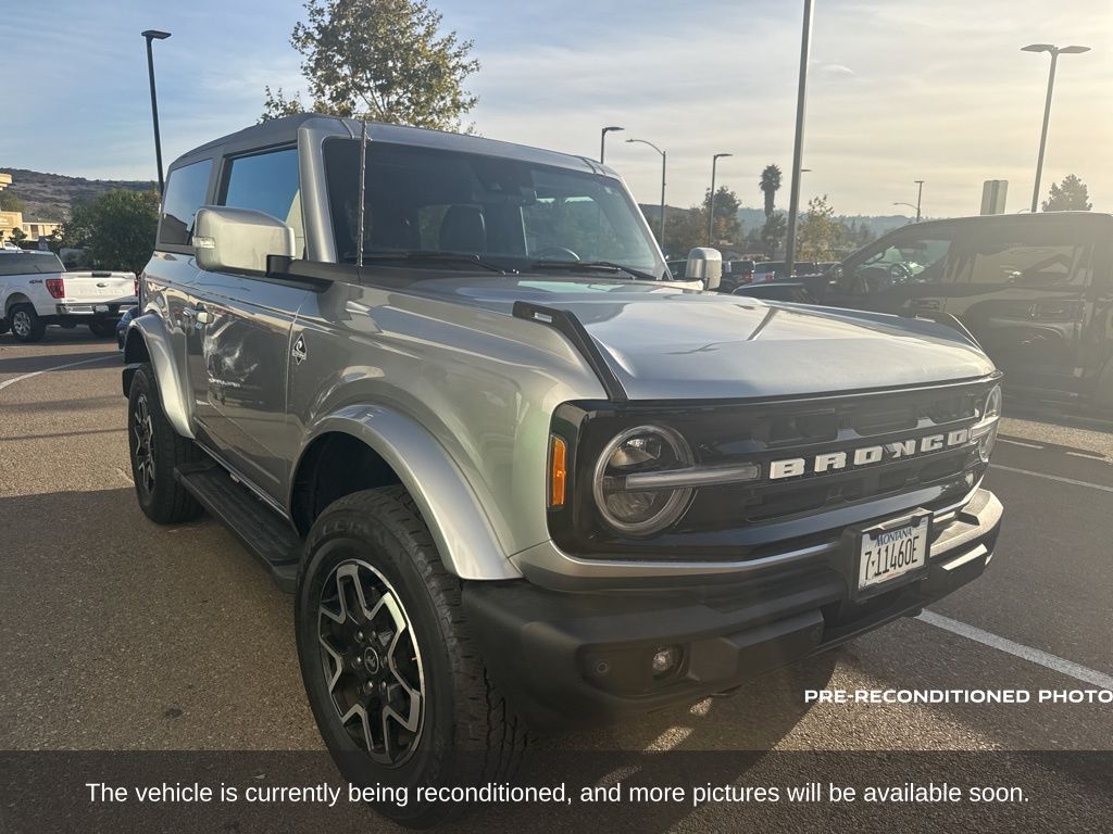 2023 Ford Bronco Outer Banks photo 3