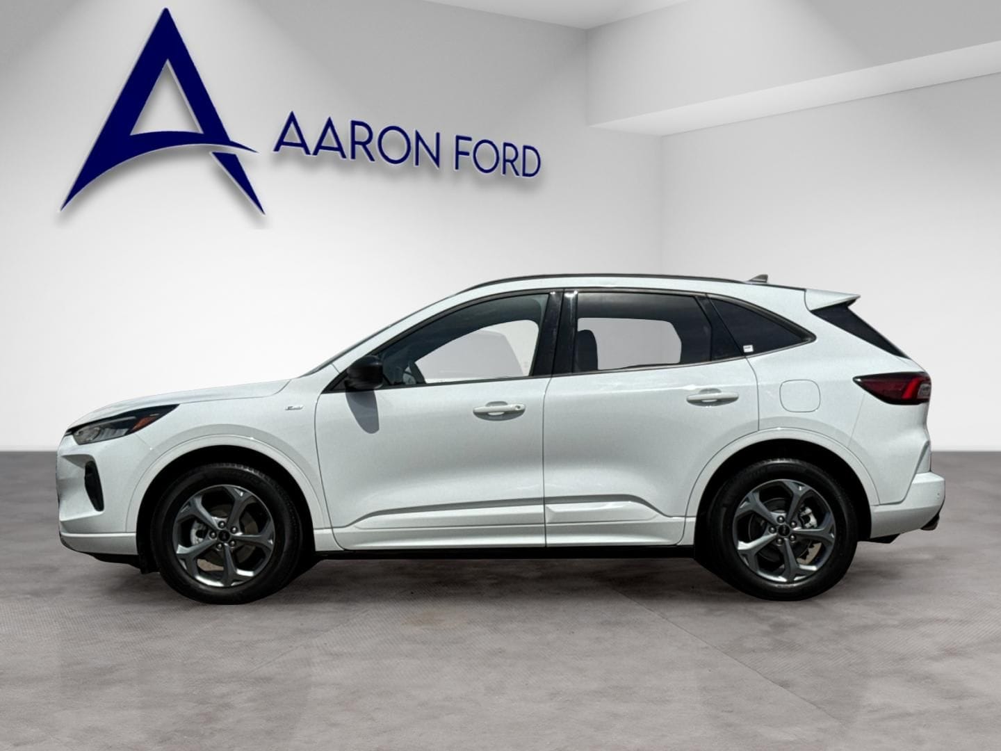 2023 Ford Escape ST-Line photo 2