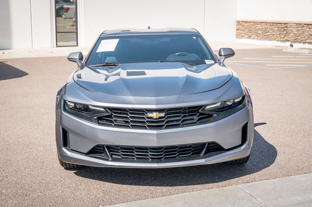 2023 Chevrolet Camaro 1LT photo 2