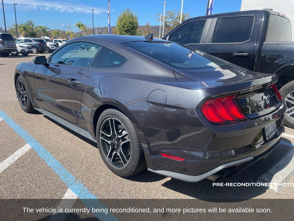 2022 Ford Mustang EcoBoost photo 4