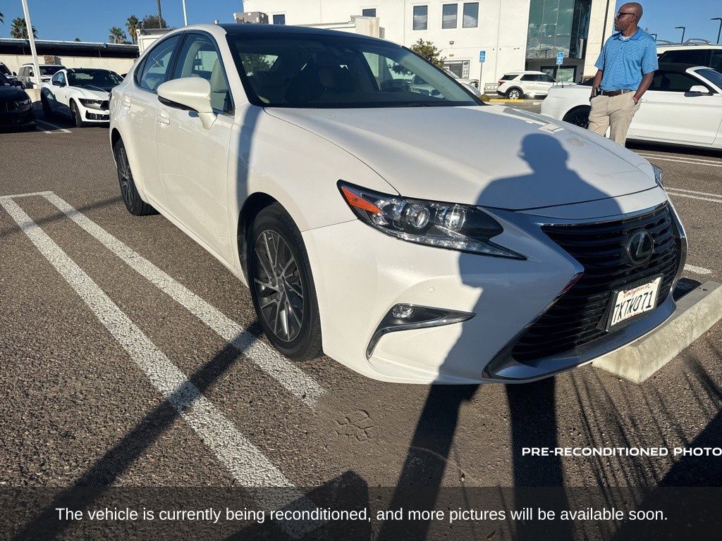 2017 Lexus ES 350 photo 3