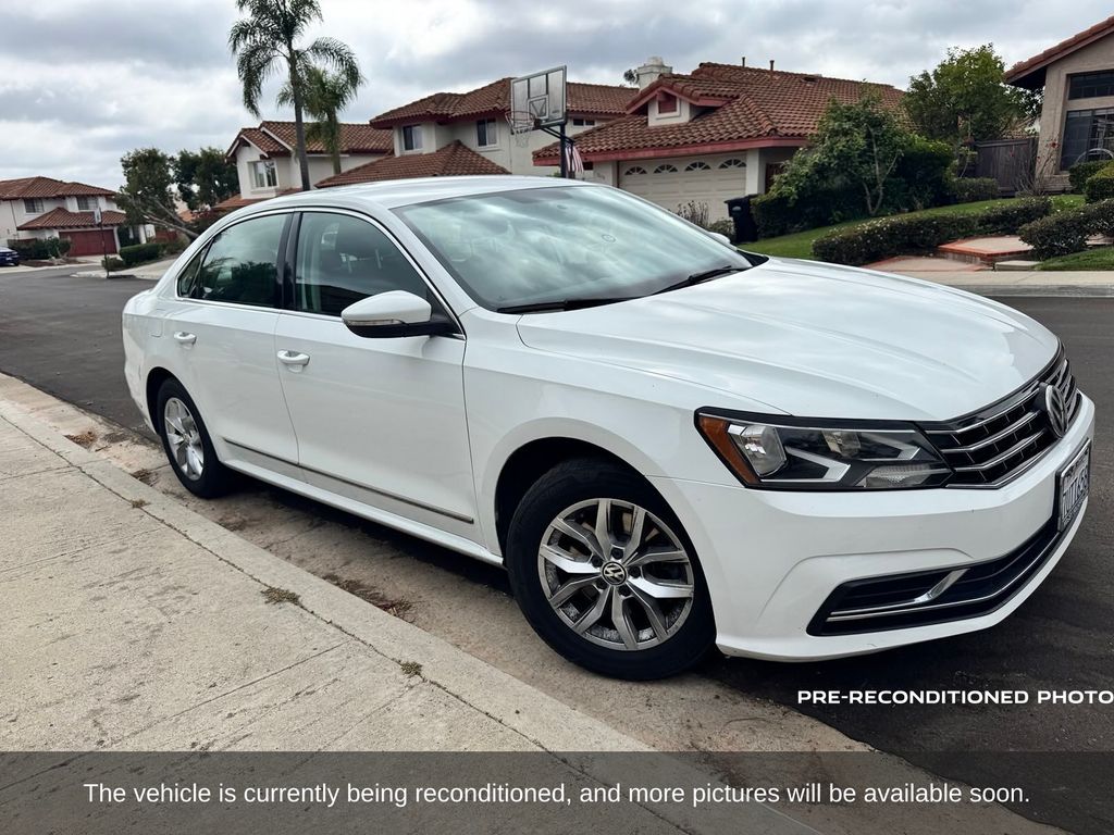 2017 Volkswagen Passat S photo 2