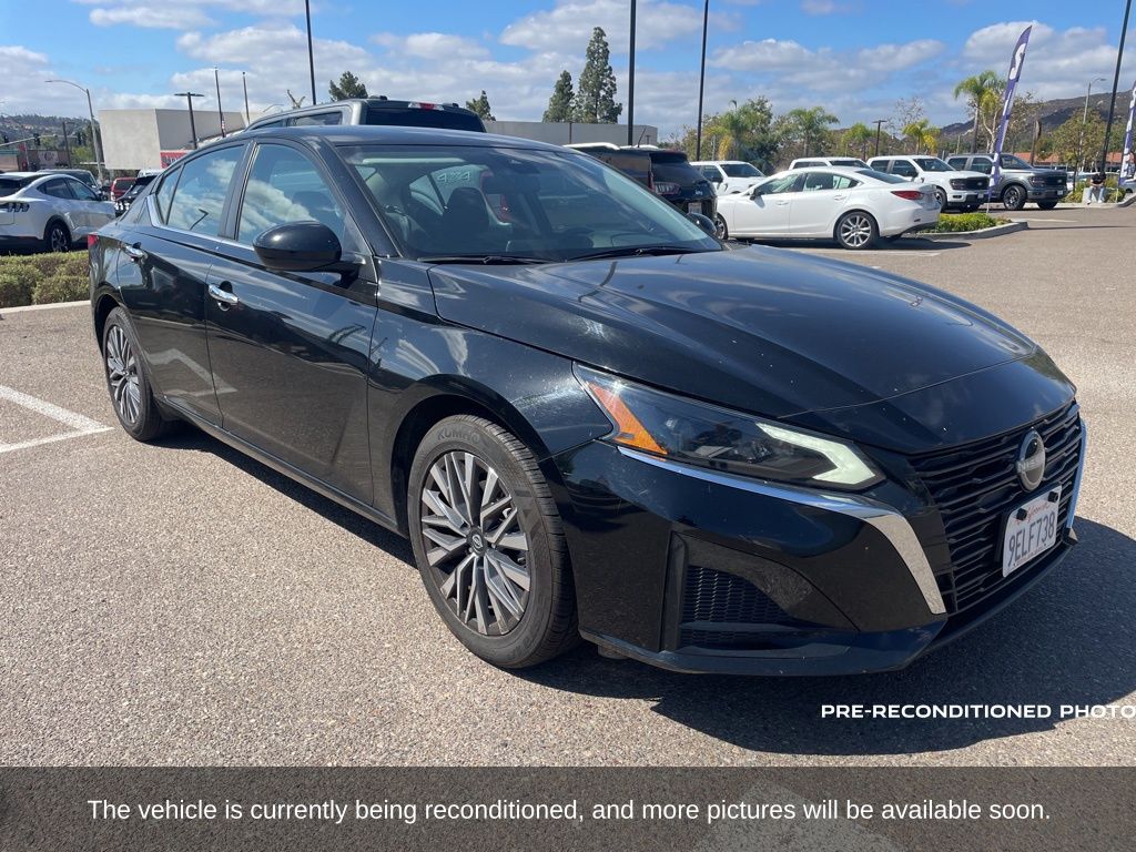 2023 Nissan Altima 2.5 SV photo 3