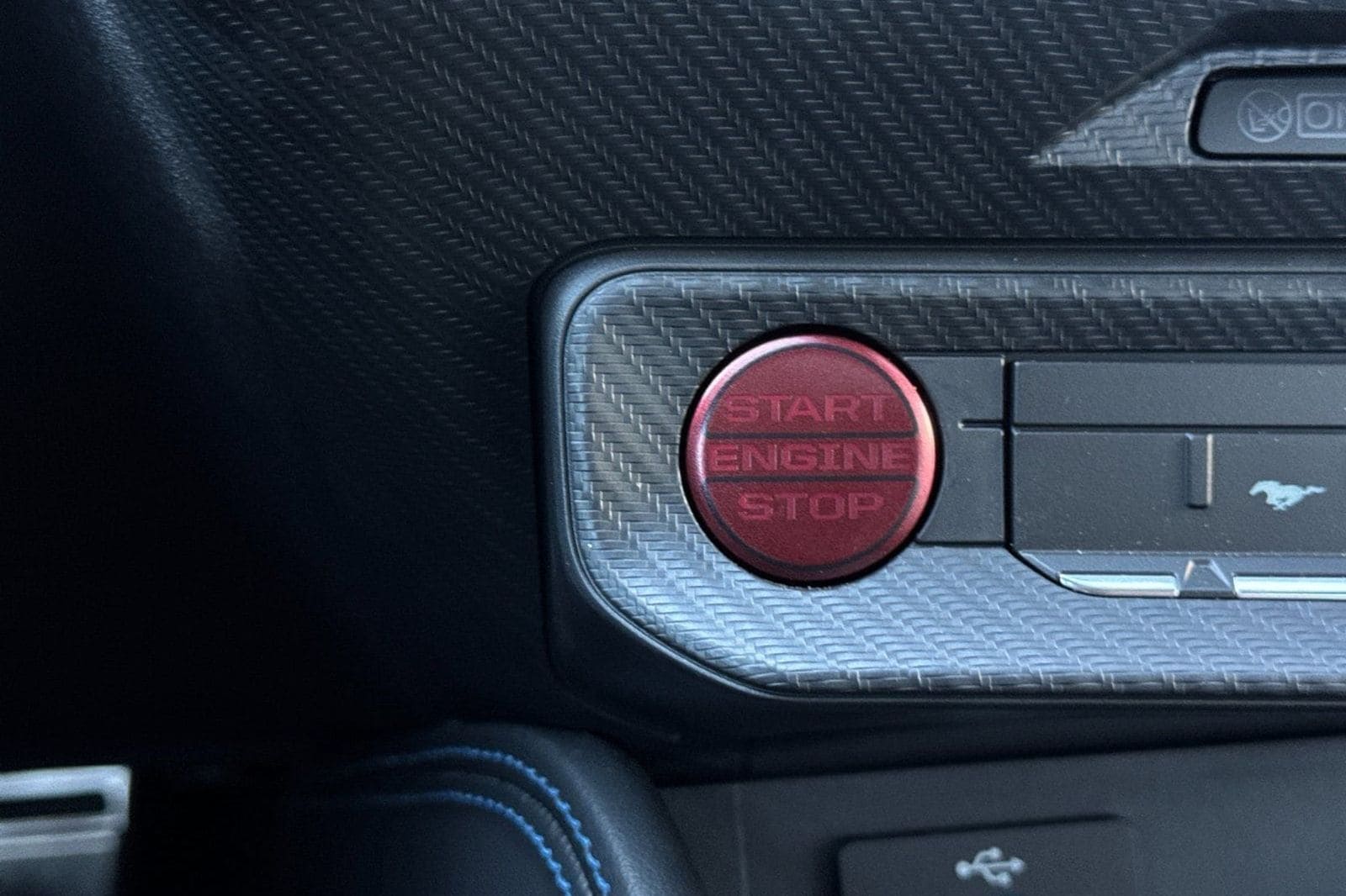 2025 Ford Mustang Dark Horse - Photo 26