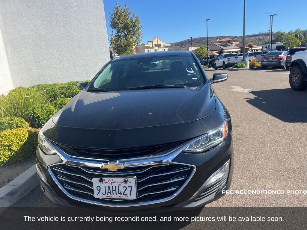2024 Chevrolet Malibu Premier 2LT photo 2