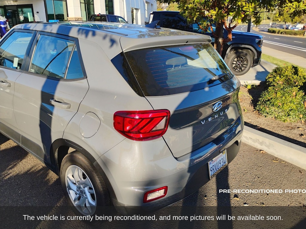 Used 2021 Hyundai Venue SE SUV