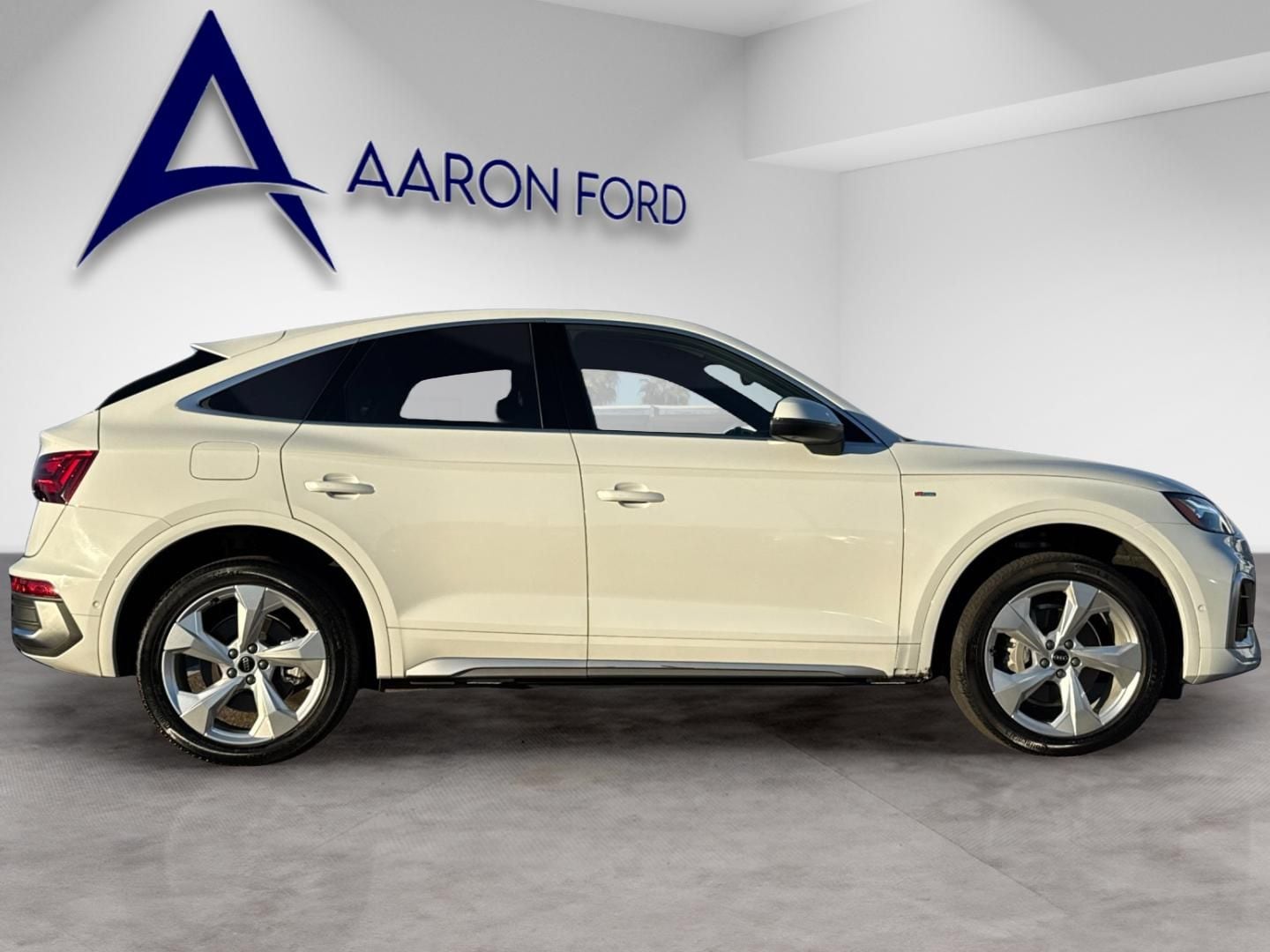 2024 Audi Q5 Sportback 45 S Line Prestige photo 6