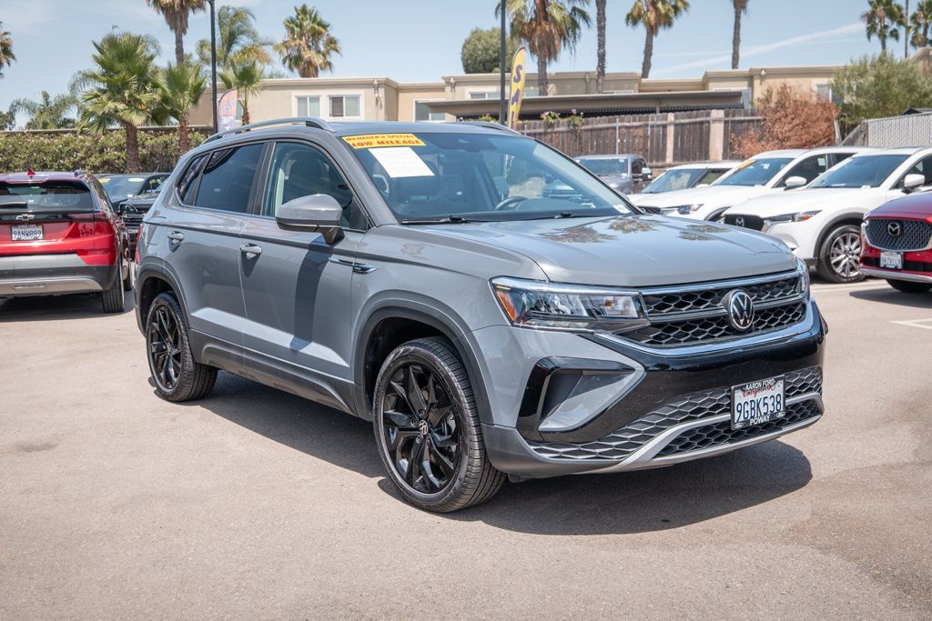 2023 Volkswagen Taos SE photo 2