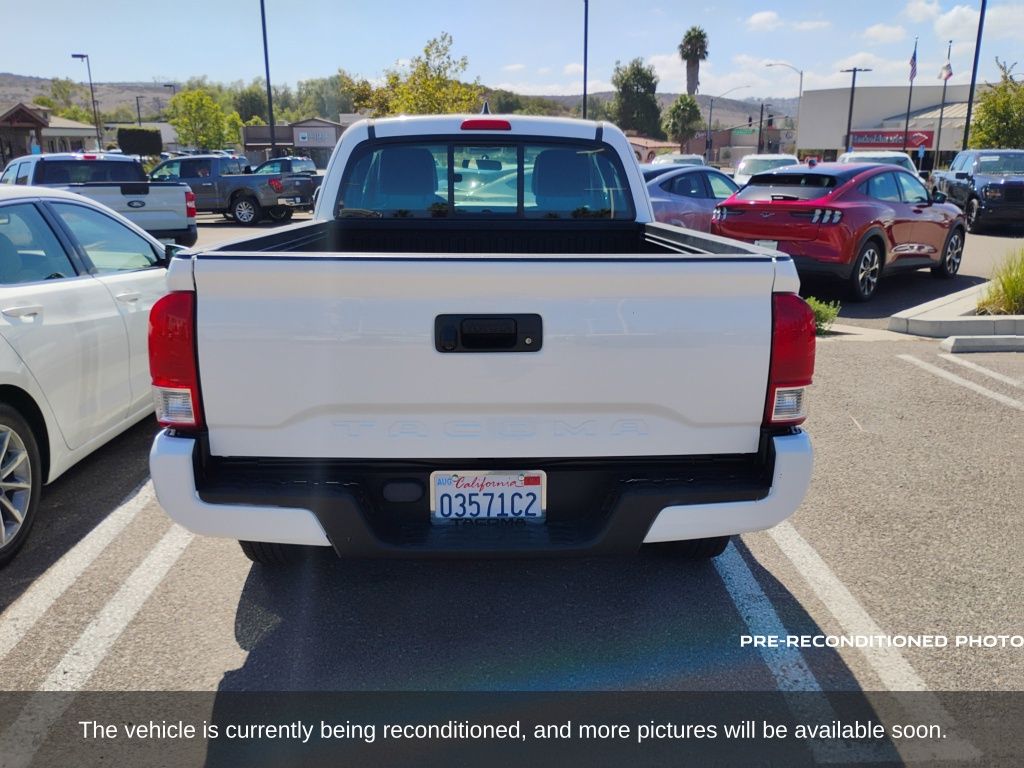 2017 Toyota Tacoma SR photo 3