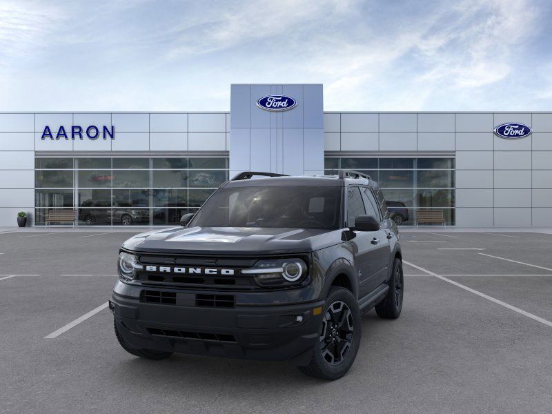 2024 Ford Bronco Sport Outer Banks photo 2