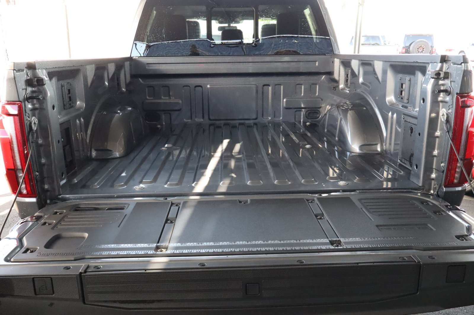 2025 Ford F-150 Raptor - Photo 40