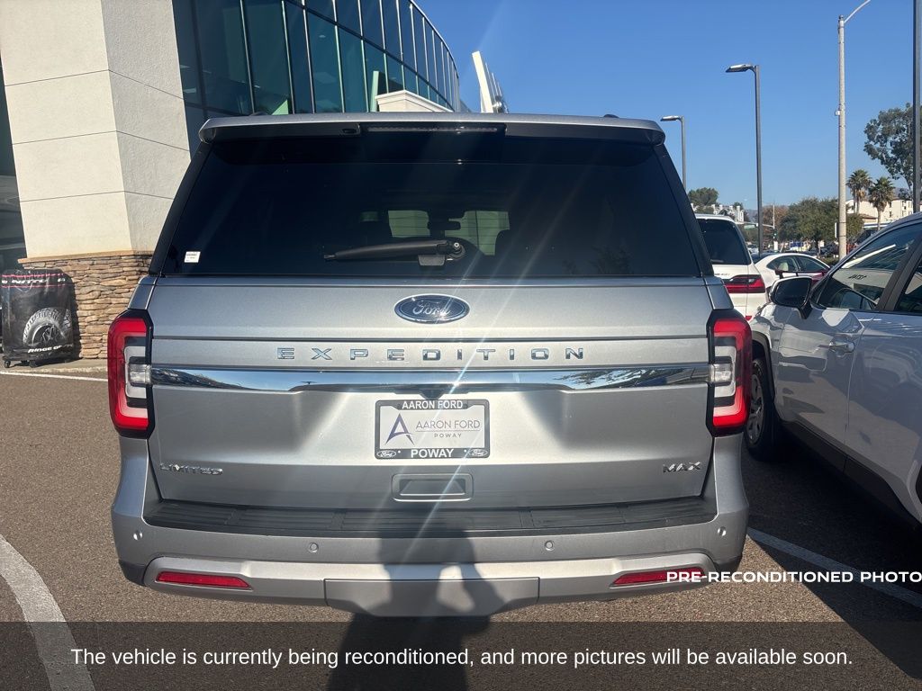 2023 Ford Expedition MAX Limited photo 4