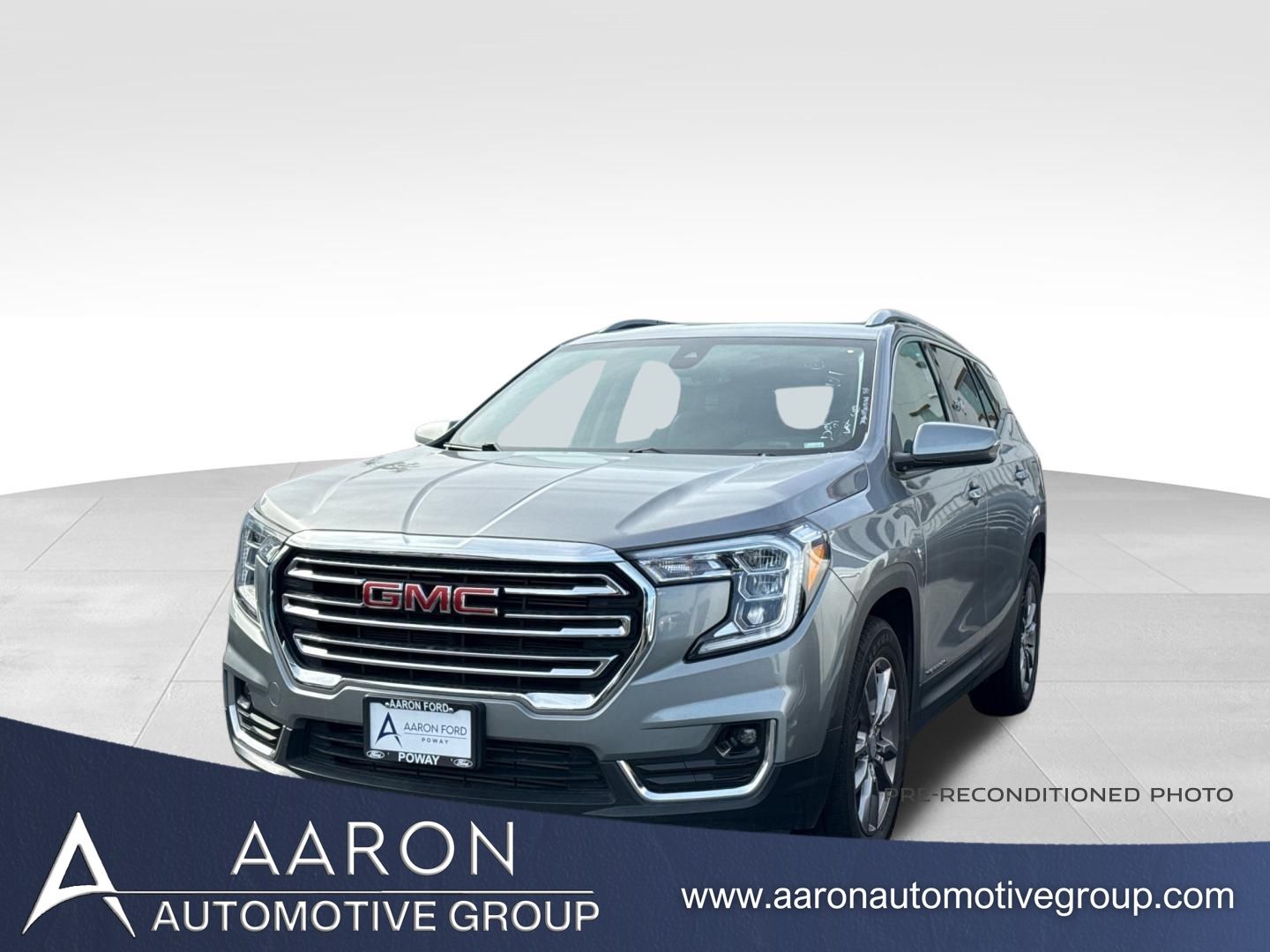 2024 GMC Terrain SLT's photo