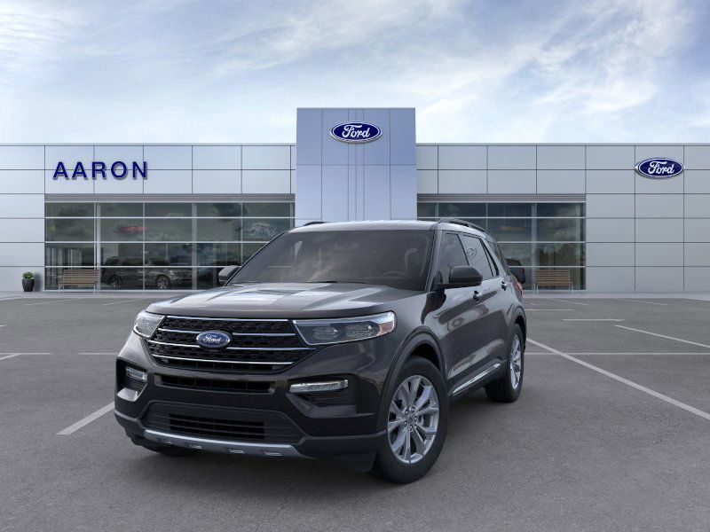 2024 Ford Explorer XLT photo 2