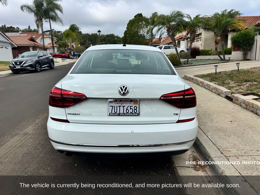 2017 Volkswagen Passat S photo 4