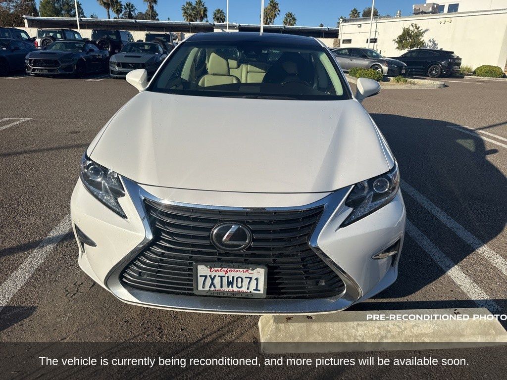 2017 Lexus ES 350 photo 2
